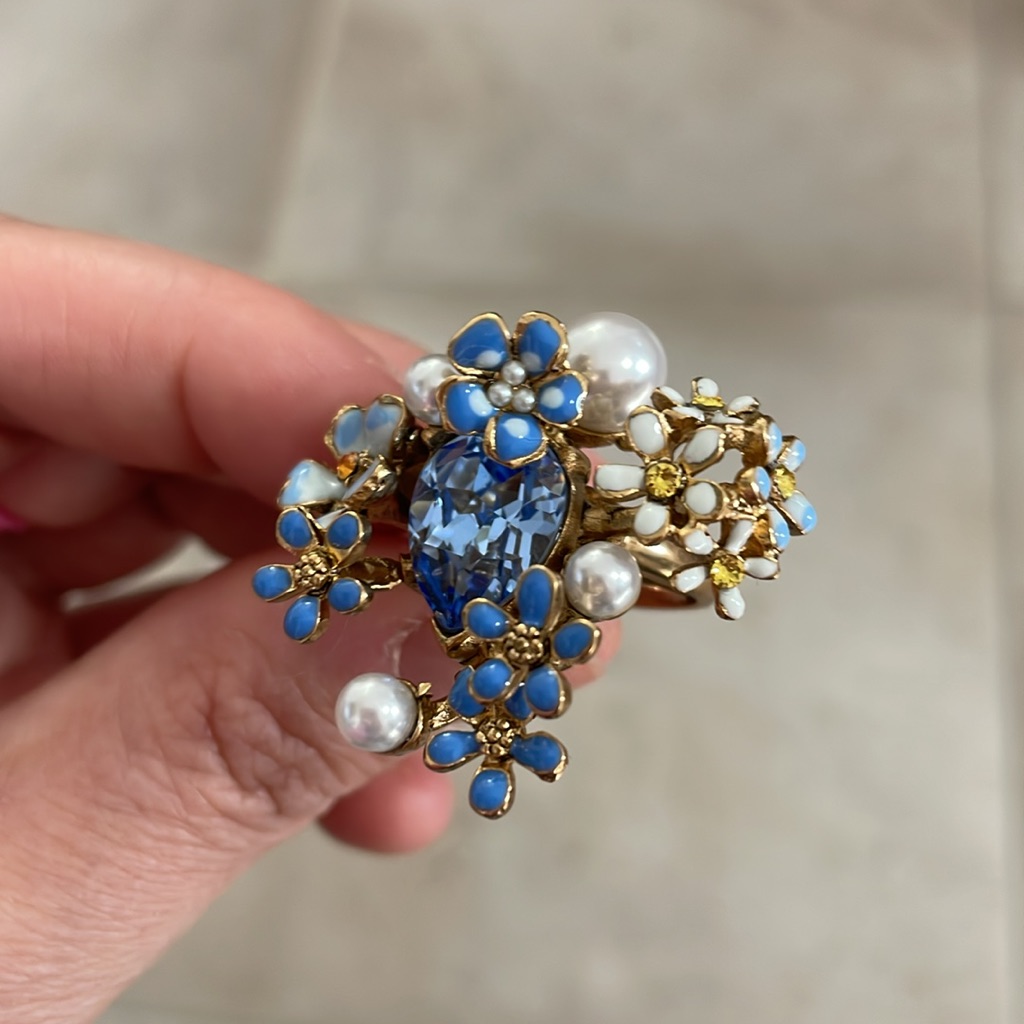 Oscar De La Renta Enamel And Crystal Flower Ring 150$